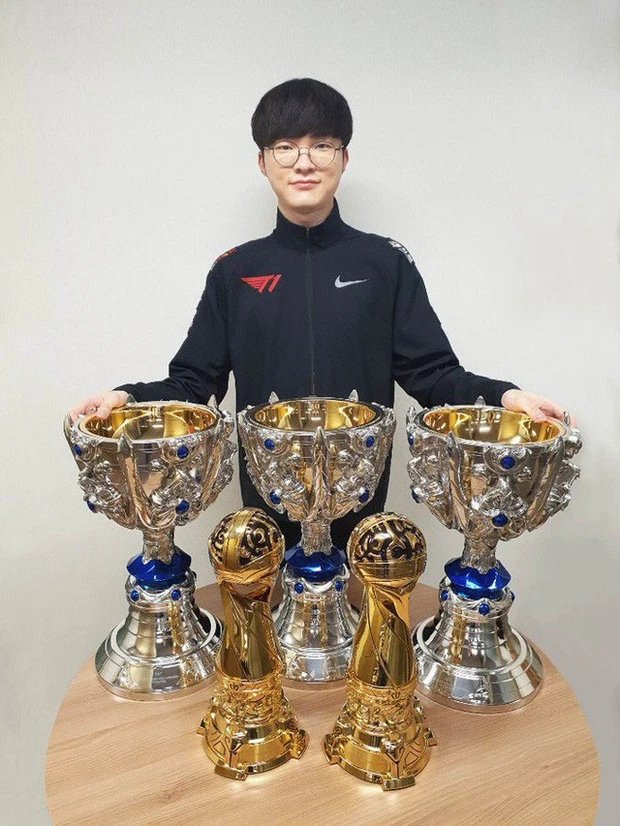Faker and his unbeaten achievements, worthy of the title of Undying Demon King of League of Legends 1