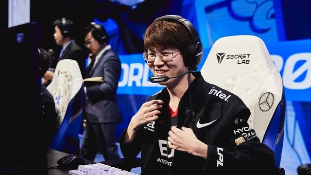 Surpassing Faker, Meiko became the first League of Legends player in history to win this feat 1